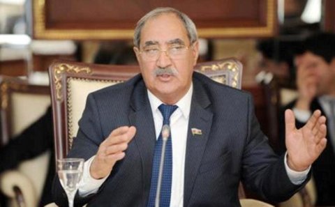 77 yaşlı Fəzail Ağamalı yenə deputat olmaq istəyir