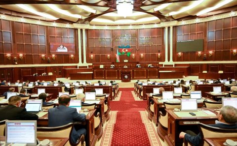 Deputatlığa ən gənc və ən yaşlı NAMİZƏDLƏR