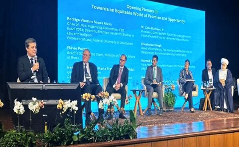 Şeyxülislam Allahşükür Paşazadə  Brasilia şəhərində keçirilən G20 Dinlərarası Forumunda iştirak edib