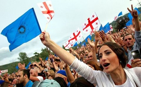 Gürcüstanda vətəndaş savaşı başlaya bilər (ŞƏRH)