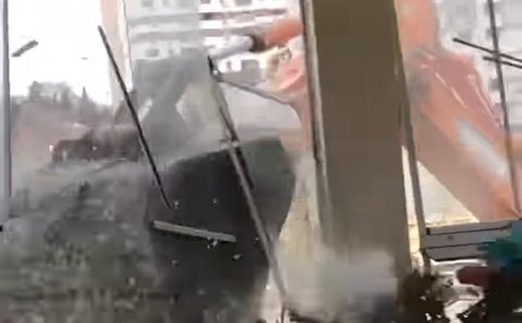 Yaşayış olan evi belə dağıtdılar - Video
