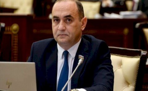 “Dindən bixəbərlər Elşad Miri kimi populisti dəstəkləyirlər”