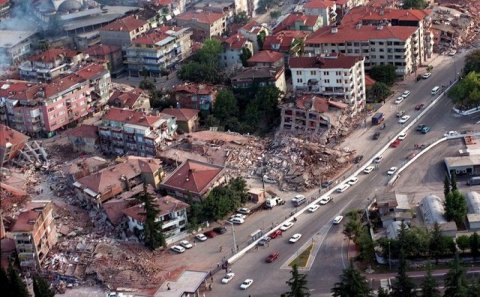 İstanbulda dağıdıcı zəlzələ təhlükəsi aradan qalxdı - Üşüməzsoy