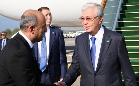 Tokayev Qəbələyə gəldi, Əmrullayev qarşıladı - Foto