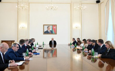 İlham Əliyev NATO nümayəndə heyətini qəbul edib