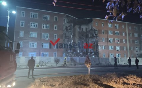Goranboyda 5 mərtəbəli yaşayış binasının bir bloku tamamilə çökdü