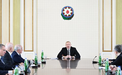 Prezident nazirlərlə müşavirə keçirdi - FOTOLAR